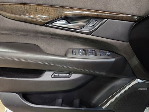 Used 2017 Cadillac Escalade Platinum image 43