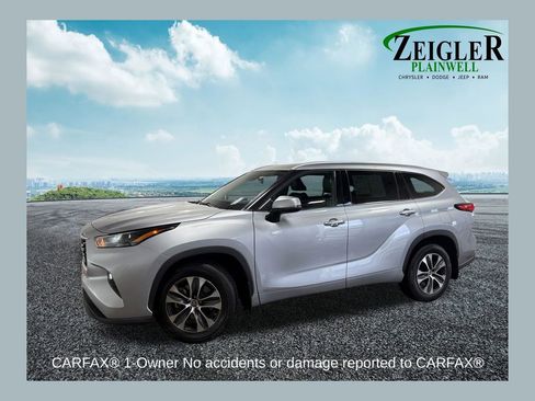 Used 2022 Toyota Highlander XLE image 1