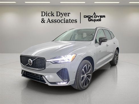 Certified 2025 Volvo XC60 B5 Plus w/ Protection Package Premier image 6
