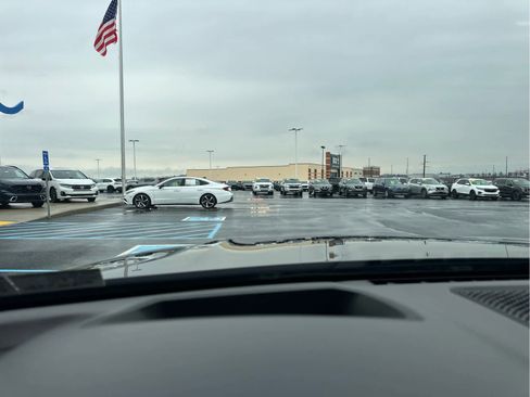 Used 2022 BMW 750i xDrive image 30