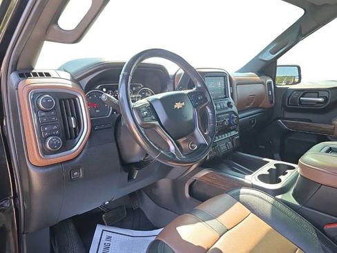 Used 2020 Chevrolet Silverado 1500 High Country w/ Technology Package AWD/4WD image 14