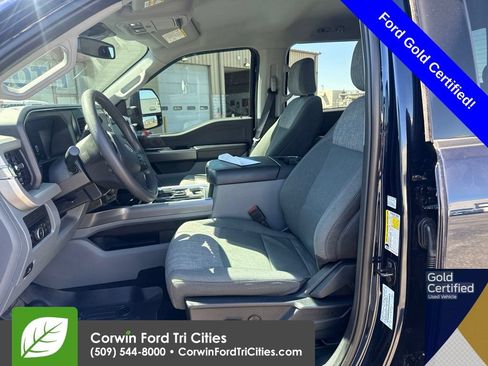 Used 2025 Ford F350 XLT w/ Black Appearance Package AWD/4WD image 4