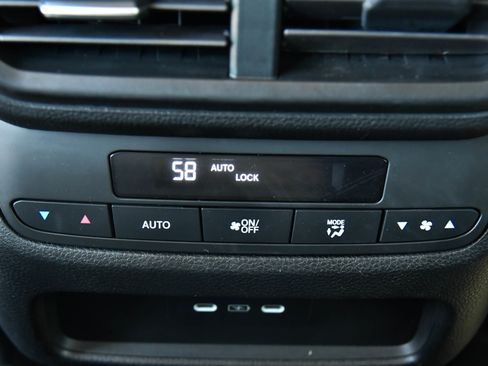 Used 2024 Honda Pilot EX-L image 42