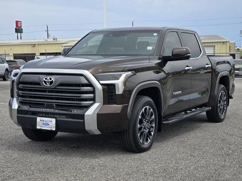 Used 2025 Toyota Tundra Limited w/ Power Package AWD/4WD image 3