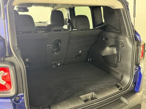Used 2020 Jeep Renegade Latitude w/ Cold Weather Group AWD/4WD image 13
