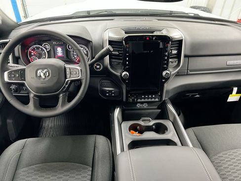 New 2026 RAM 2500 Big Horn AWD/4WD image 10