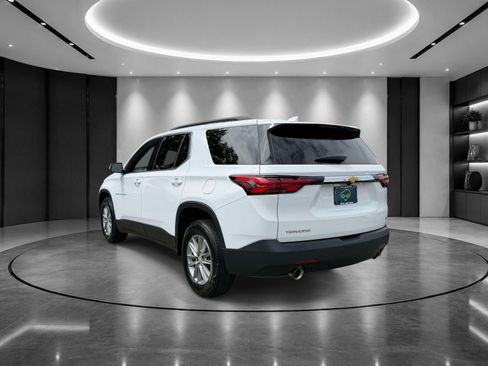 Used 2023 Chevrolet Traverse LT FWD image 3