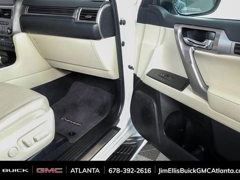 Used 2023 Lexus GX 460 Luxury image 23