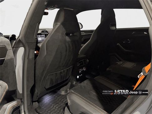 Used 2023 Lamborghini Urus Performante image 9