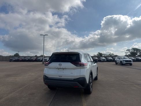 Certified 2023 Nissan Rogue SV FWD image 13