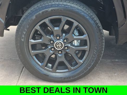 Used 2024 Toyota Tundra Platinum AWD/4WD image 34