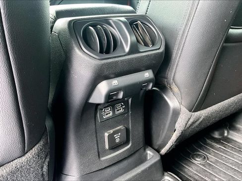 Used 2018 Jeep Wrangler Unlimited Sahara w/ Cold Weather Group AWD/4WD image 11