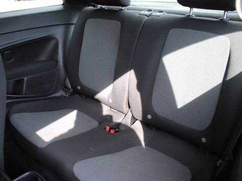 Used 2019 Volkswagen Beetle 2.0T S FWD image 13
