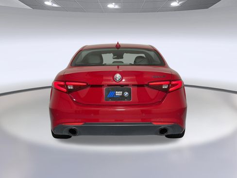 Used 2019 Alfa Romeo Giulia w/ Nero Edizione RWD image 9