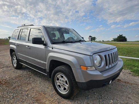 Used 2015 Jeep Patriot Sport w/ Power Value Group AWD/4WD image 5