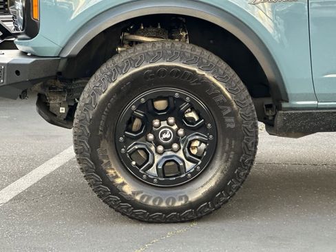 Used 2023 Ford Bronco Wildtrak image 27