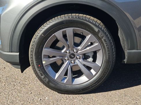 New 2025 Ford Explorer Active w/ Active Comfort Package image 7