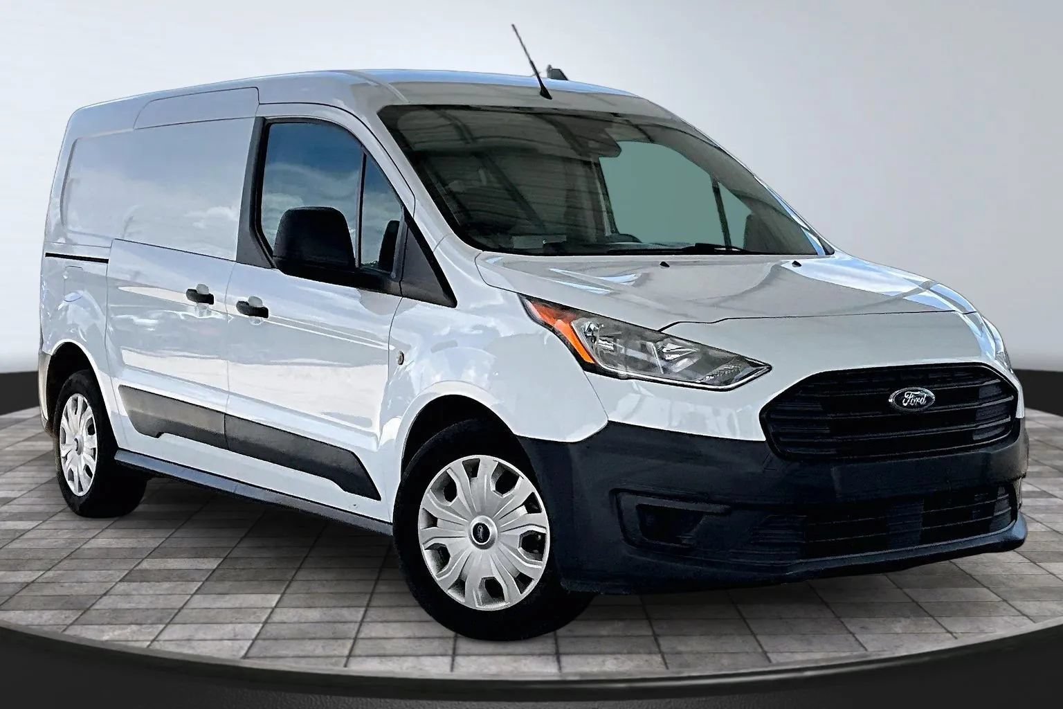 Used 2019 Ford Transit Connect XL FWD image 3