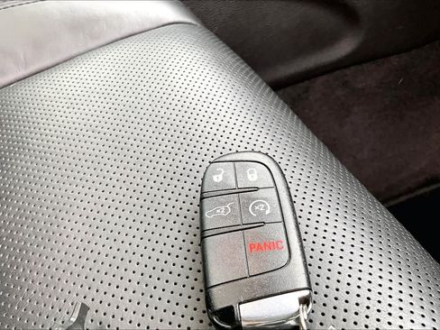 Used 2018 Jeep Grand Cherokee High Altitude RWD image 15