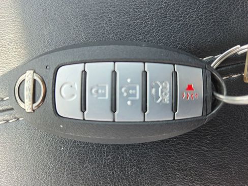 Used 2025 Nissan Altima 2.5 SV FWD image 12