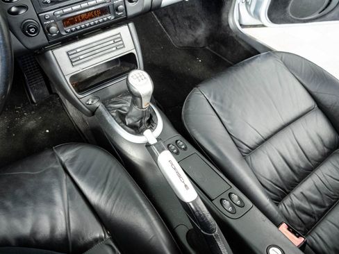 Used 2004 Porsche 911 Carrera 4S AWD/4WD image 13