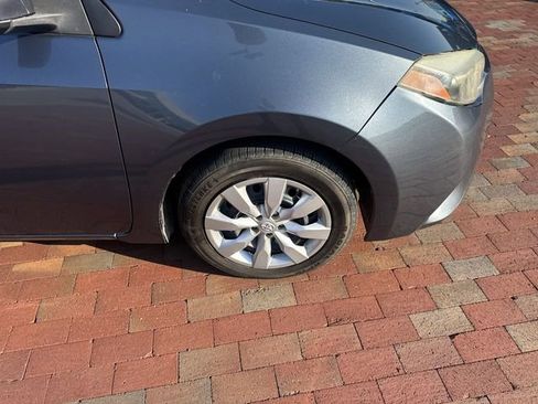 Used 2015 Toyota Corolla LE FWD image 17