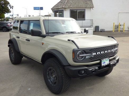 New 2025 Ford Bronco Badlands w/ Sasquatch Package image 1