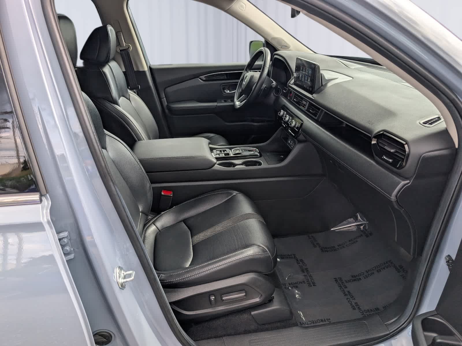 Used 2024 Honda Pilot Touring image 11
