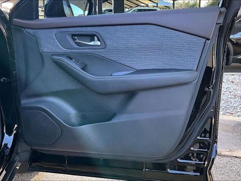 Certified 2023 Nissan Rogue SV image 21