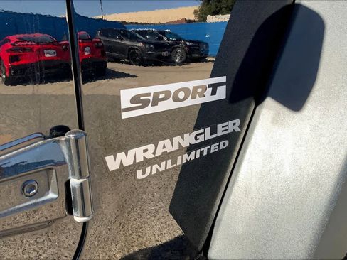 Used 2016 Jeep Wrangler Unlimited Sport w/ Connectivity Group image 26