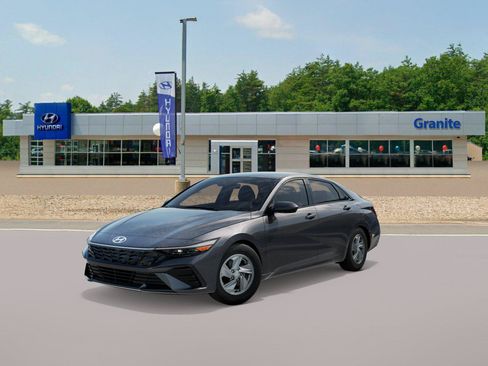 New 2026 Hyundai Elantra SE FWD image 1