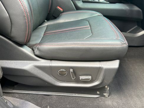 Used 2024 Ford Expedition Limited image 23