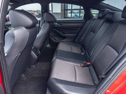 Used 2018 Honda Accord Sport image 10