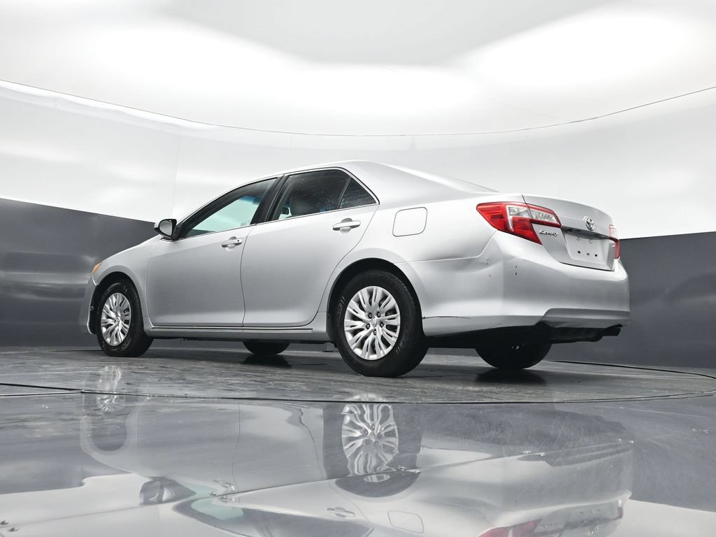 Used 2014 Toyota Camry LE FWD image 44