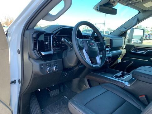 New 2026 GMC Sierra 2500 SLT w/ SLT Convenience Package AWD/4WD image 16