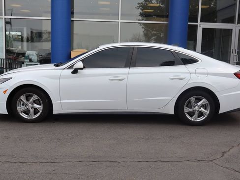 Used 2021 Hyundai Sonata SE FWD image 2