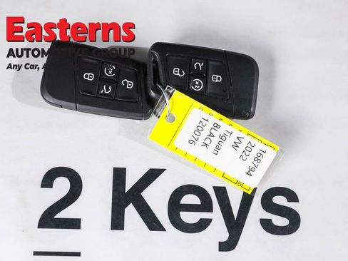 Used 2022 Volkswagen Tiguan SE R-Line image 25