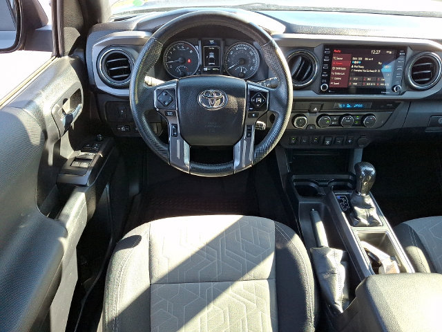 Used 2022 Toyota Tacoma TRD Off-Road w/ Technology Package AWD/4WD image 10