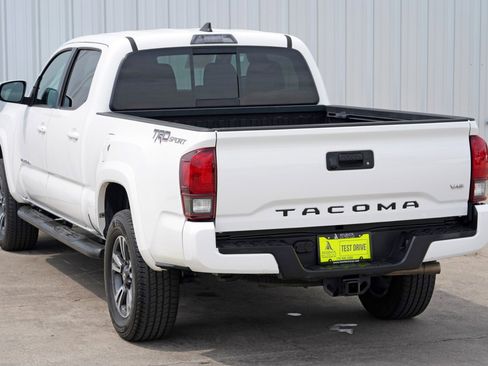 Used 2019 Toyota Tacoma TRD Sport image 43