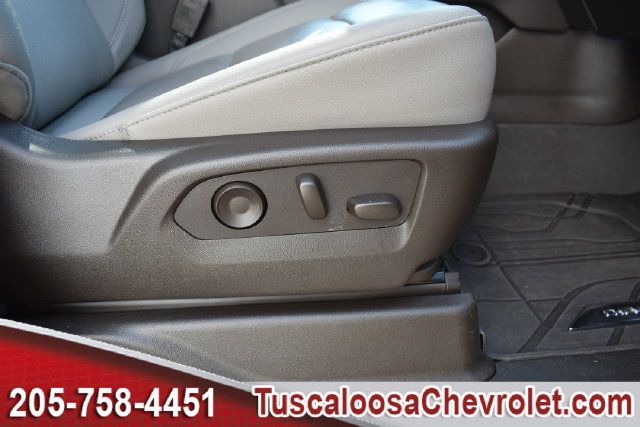 Used 2025 Chevrolet Suburban Z71 w/ Comfort Package AWD/4WD image 33