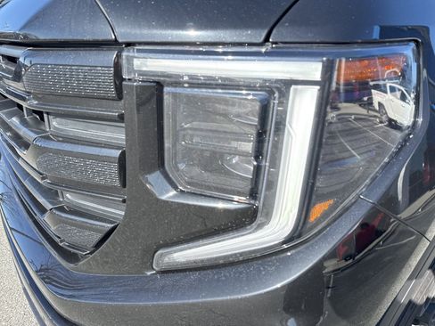 Certified 2025 GMC Sierra 1500 Elevation image 6