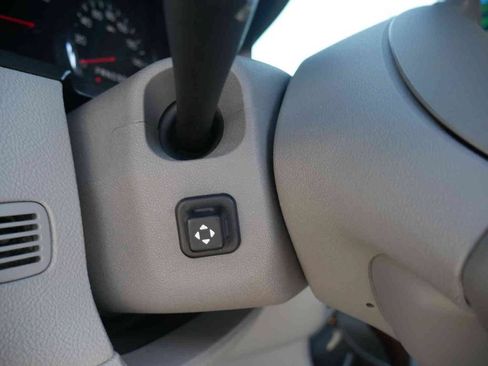 Used 2011 Cadillac DTS Premium FWD image 25