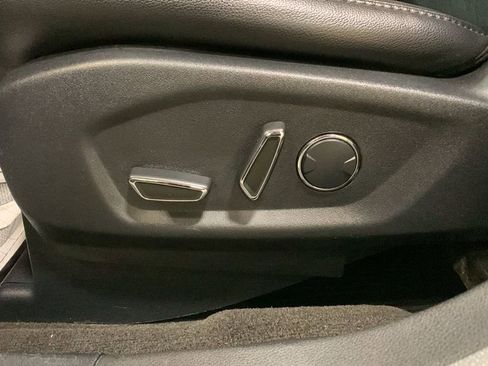 Certified 2017 Ford Explorer XLT w/ Equipment Group 202A image 33