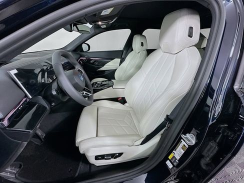 New 2026 BMW i5 eDrive40 w/ M Sport Package image 16