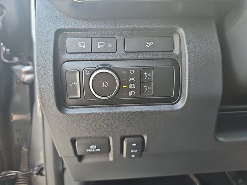 Used 2023 Ford F250 Lariat w/ Sport Appearance Package AWD/4WD image 25