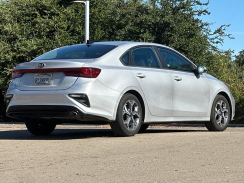 Used 2021 Kia Forte LXS FWD image 4