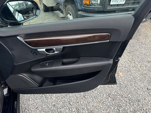 Used 2018 Volvo S90 T5 Momentum w/ Convenience Package image 11