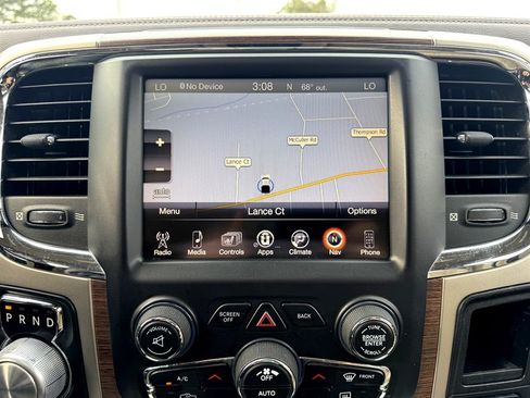 Used 2015 RAM 1500 Laramie AWD/4WD image 4
