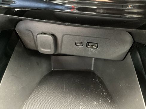 Used 2025 Chevrolet Trax LT image 21