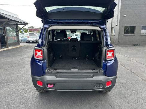 Used 2017 Jeep Renegade Trailhawk AWD/4WD image 11
